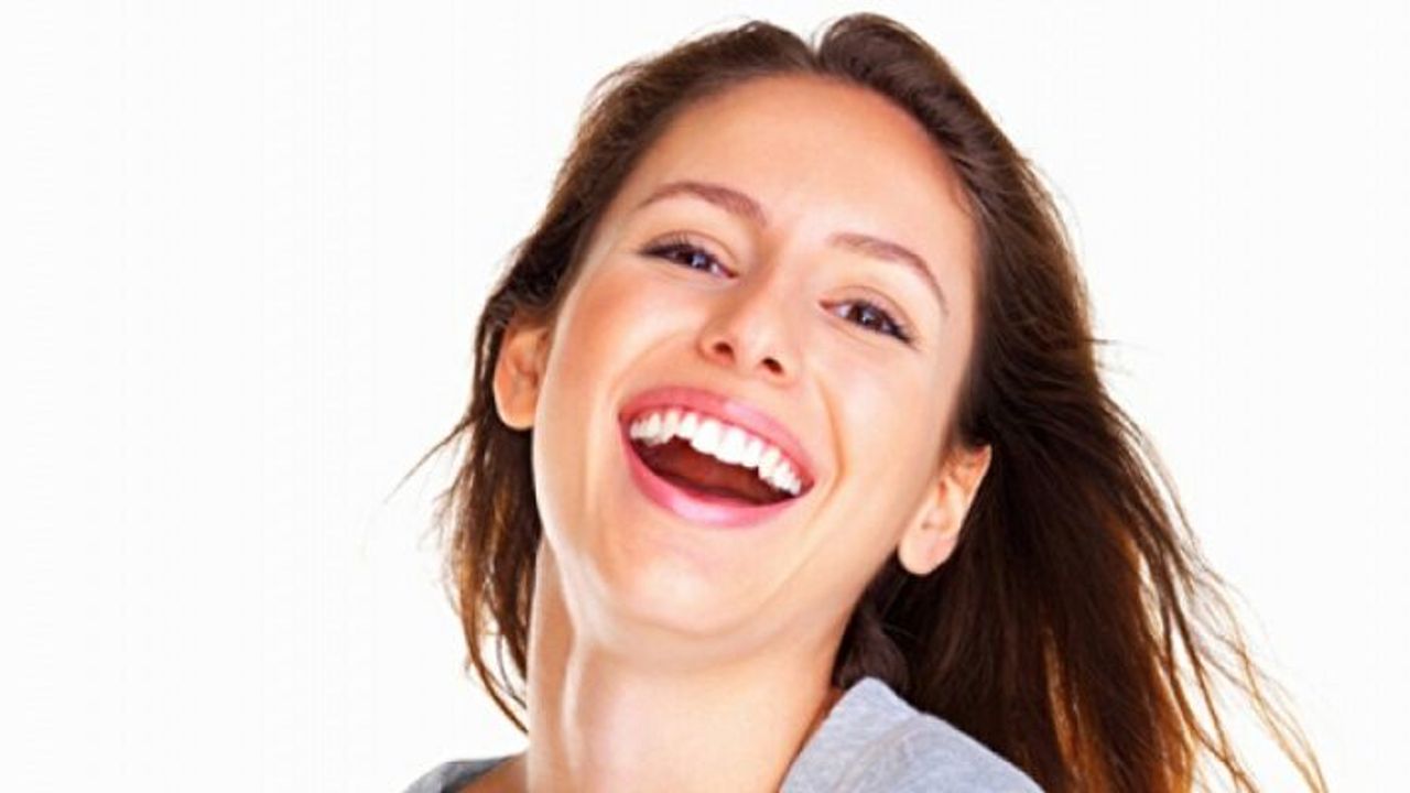 Gülmek acı ve ağrıyı azaltıyor!