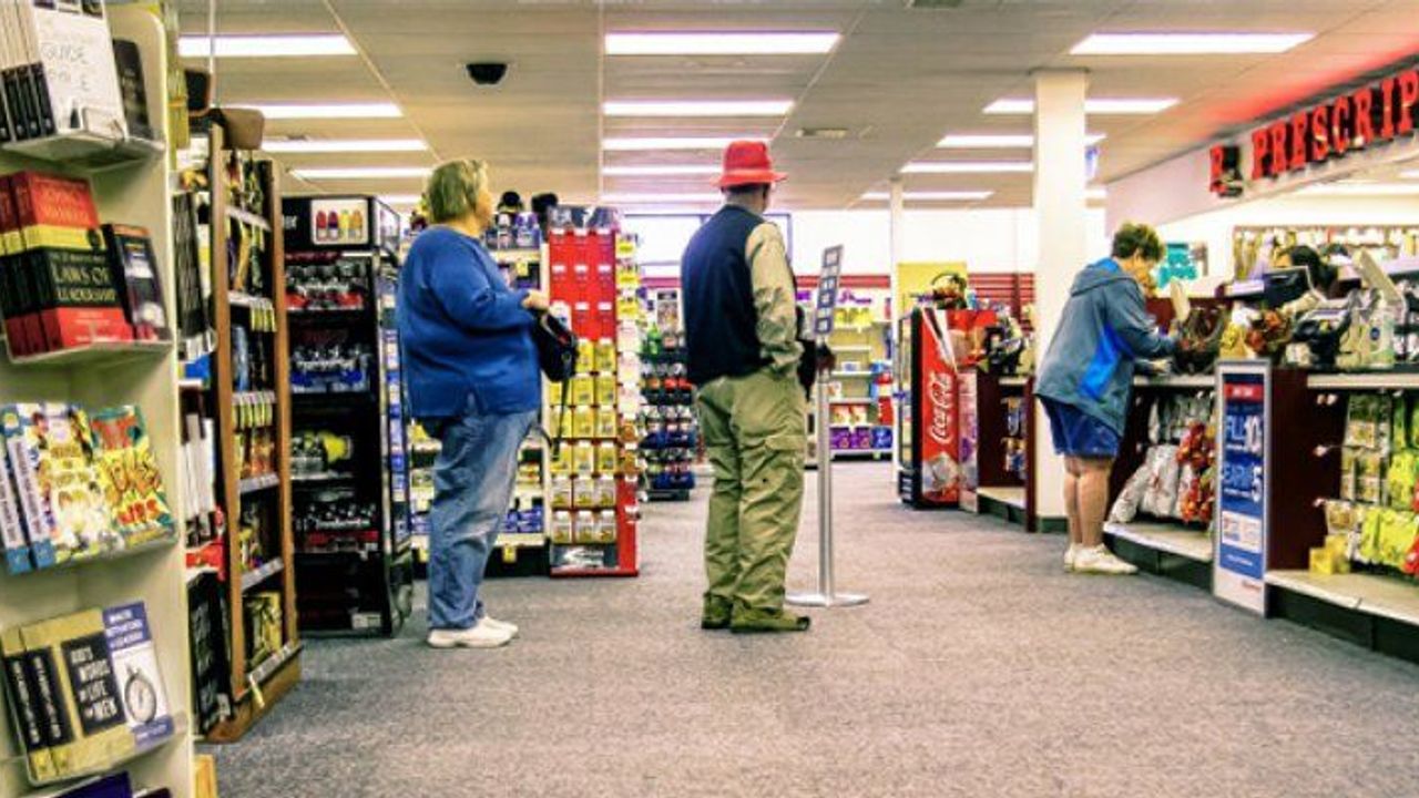 ABD’nin Ünlü Zincir Eczanesinde Mesai Skandalı!