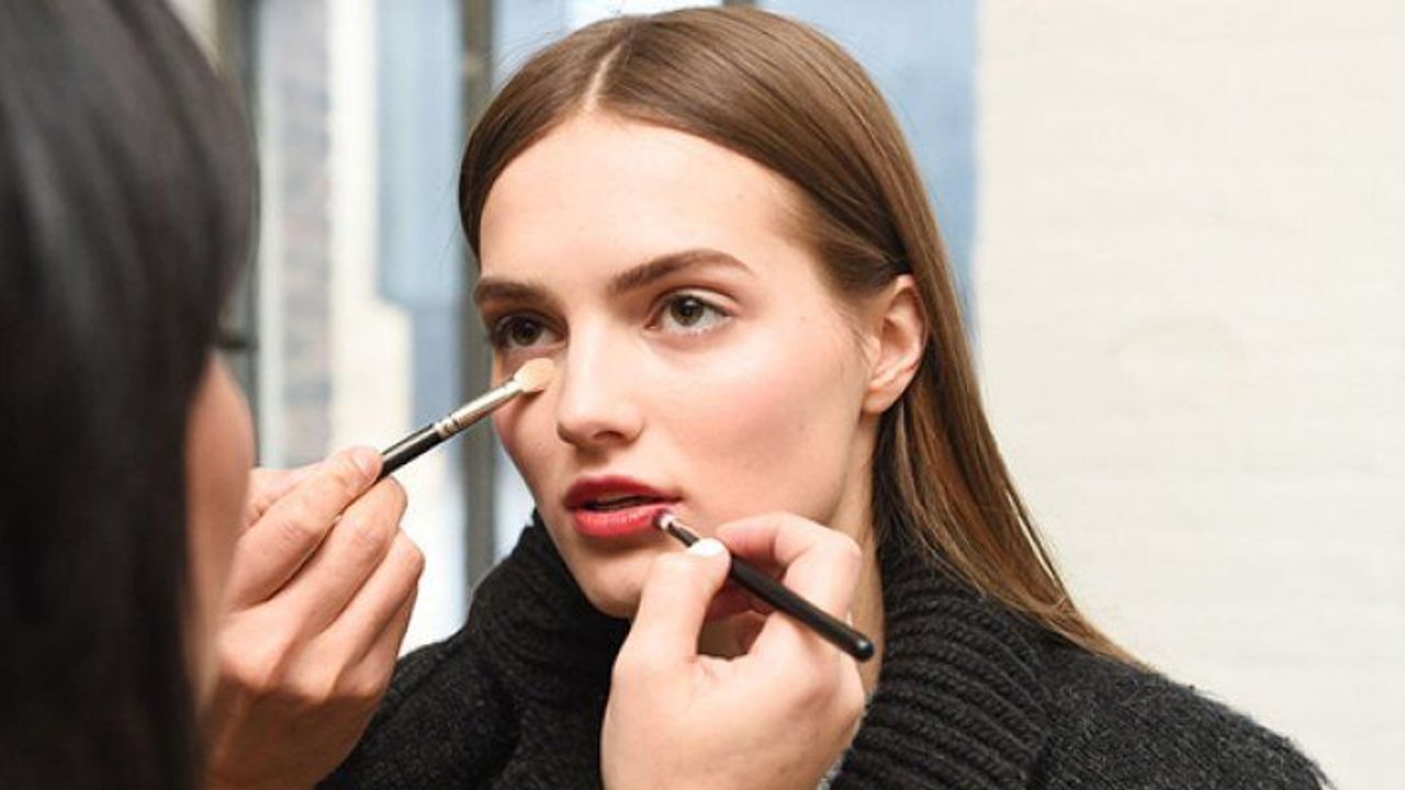 Aydınlık Veren Kapatıcılar İle Göz Altı Morluklarınızı Silin!