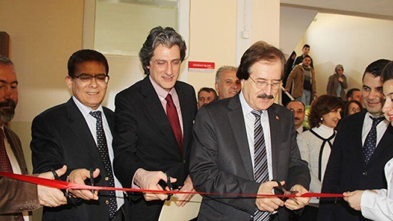 Cumhuriyet Üniversitesi Optisyenlik Laboratuvarı Açıldı!