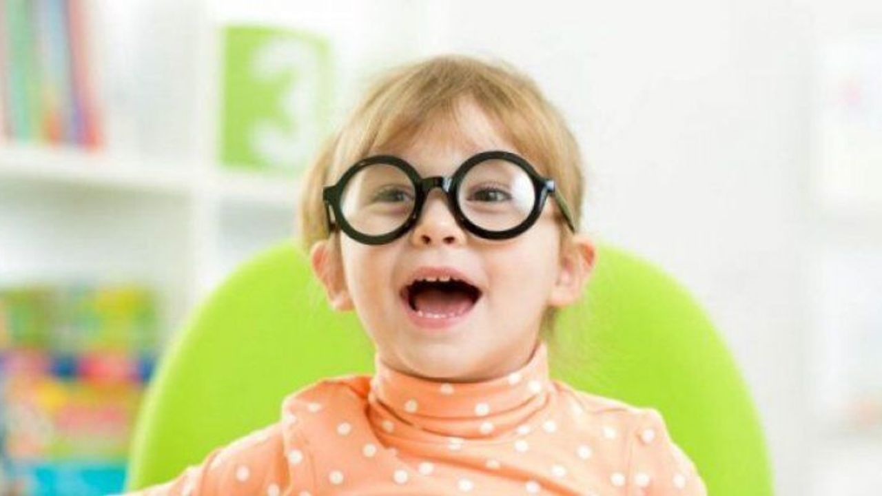 İsveç'te Çocuklara Gözlük ve Lens Yardımı Başladı