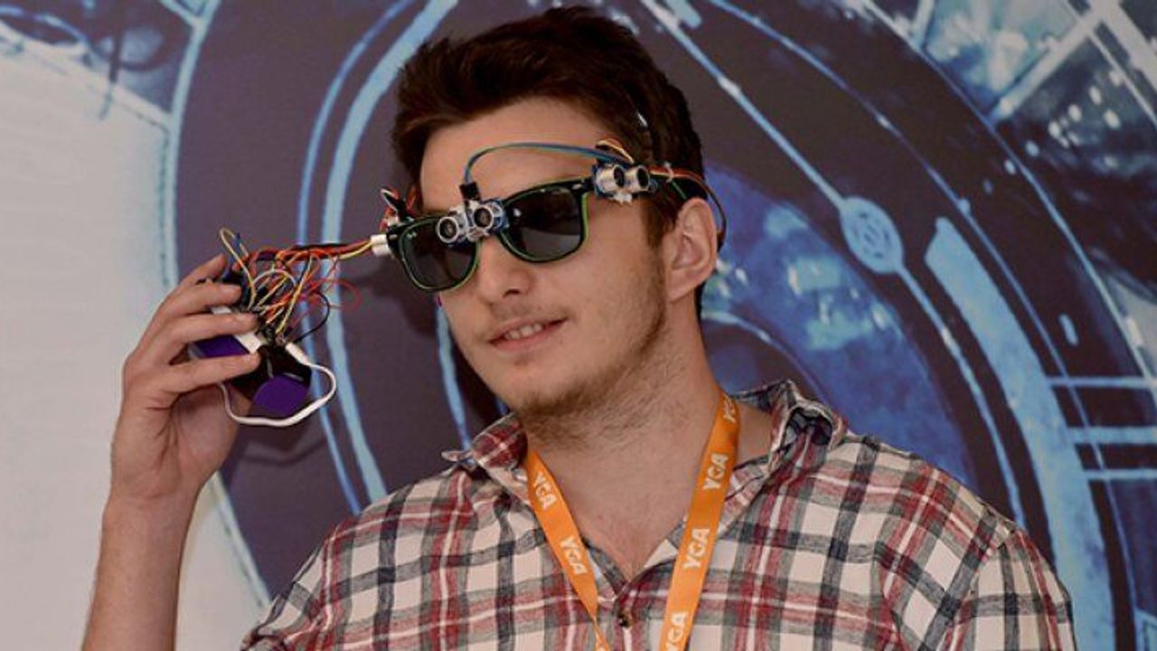 Engelsiz Hackathon’da kazanan ‘Akıllı Gözlük’ oldu