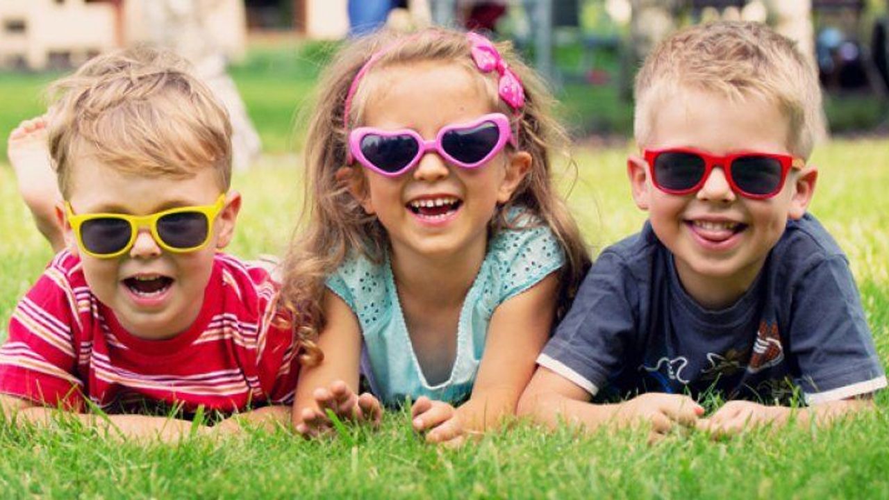 ”3 Yaşından İtibaren Herkes Gözlük Takmalı”