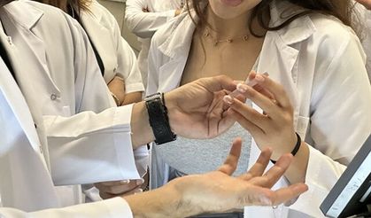 İzmir Tınaztepe Üniversitesi SHMYO Optisyenlik Bölümü Öğrencilerinin Akay Rx Laboratory Ziyareti