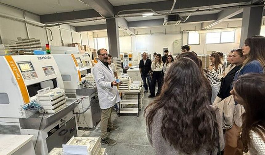 Kavram Meslek Yüksekokulu Optisyenlik Bölümü Akay Optik Ziyareti
