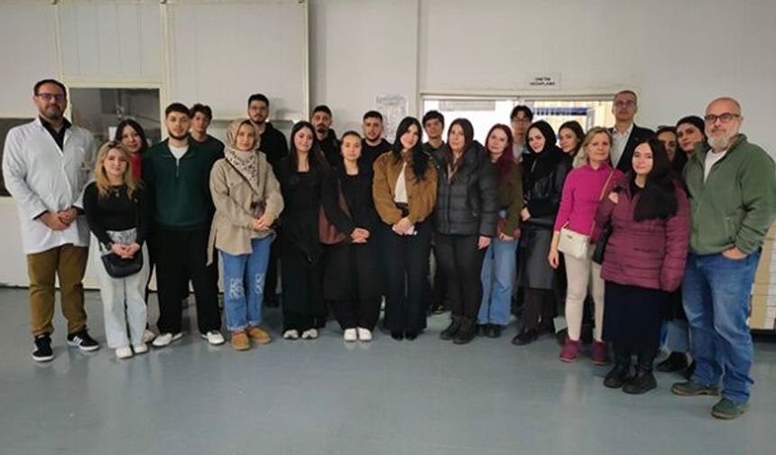 İzmir Tınaztepe Üniversitesi Optisyenlik Bölümü Akay Rx Laboratory Ziyareti