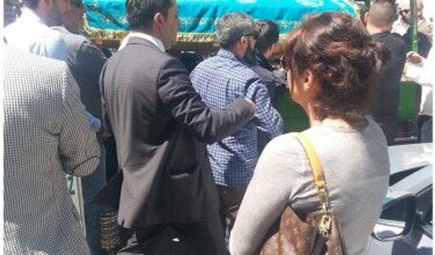 Hikmet Amber Cenaze Töreni