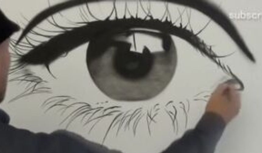 En gerçek göz çizimi...